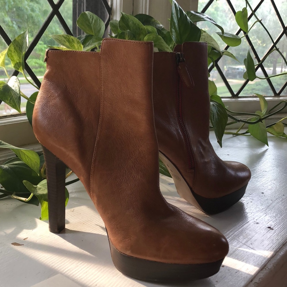 Coach brown leather heeled boots red zipper pipe